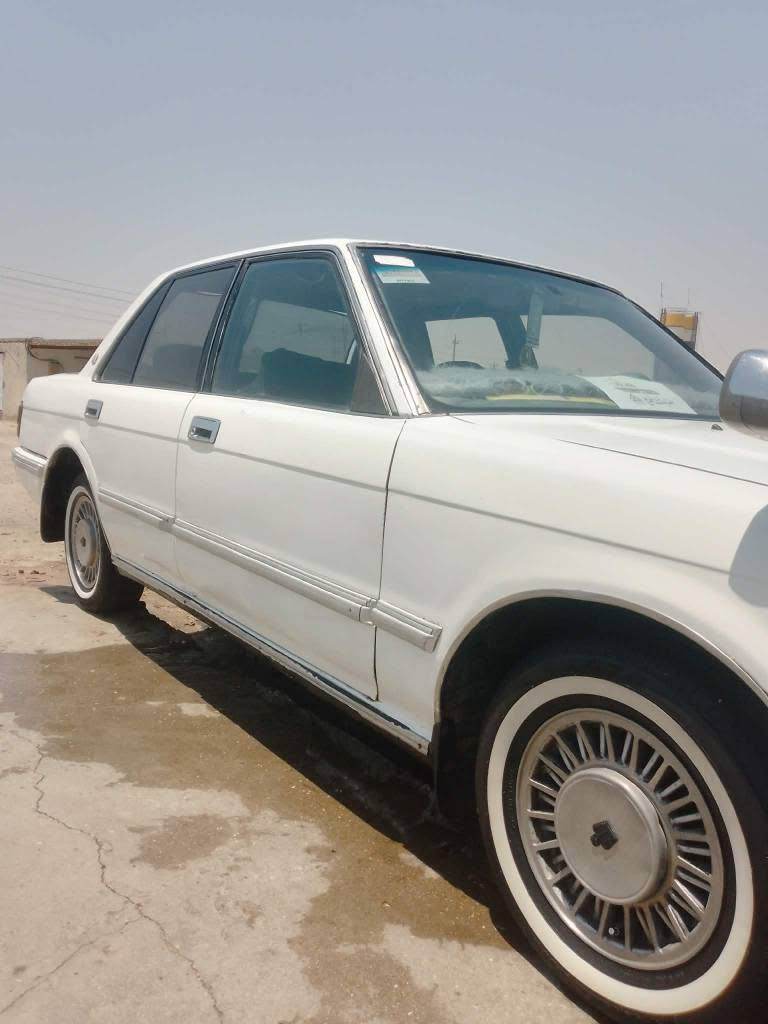 السلام عليكم سيدان أيسر بلاد مكينة ثنين ونص جديدة  رقم بغداد إنگليزي سنوية مجددة لغاية 2031 تخم تاير جديد باتري جديد اكسل جديد حدادية جديدة جعمقة ستيرن جديدة كهربائيات عامة شغالة دواخل نظيفة السيارة مصبوغة عام مكفولة كص ونقل جثة وعيب شرعي وأصوليات 
بيع أو مراوس سعر ((40$))
العنوان ناصرية ـ سوق الشيوخ
*********** ناصرية, ذي قار
