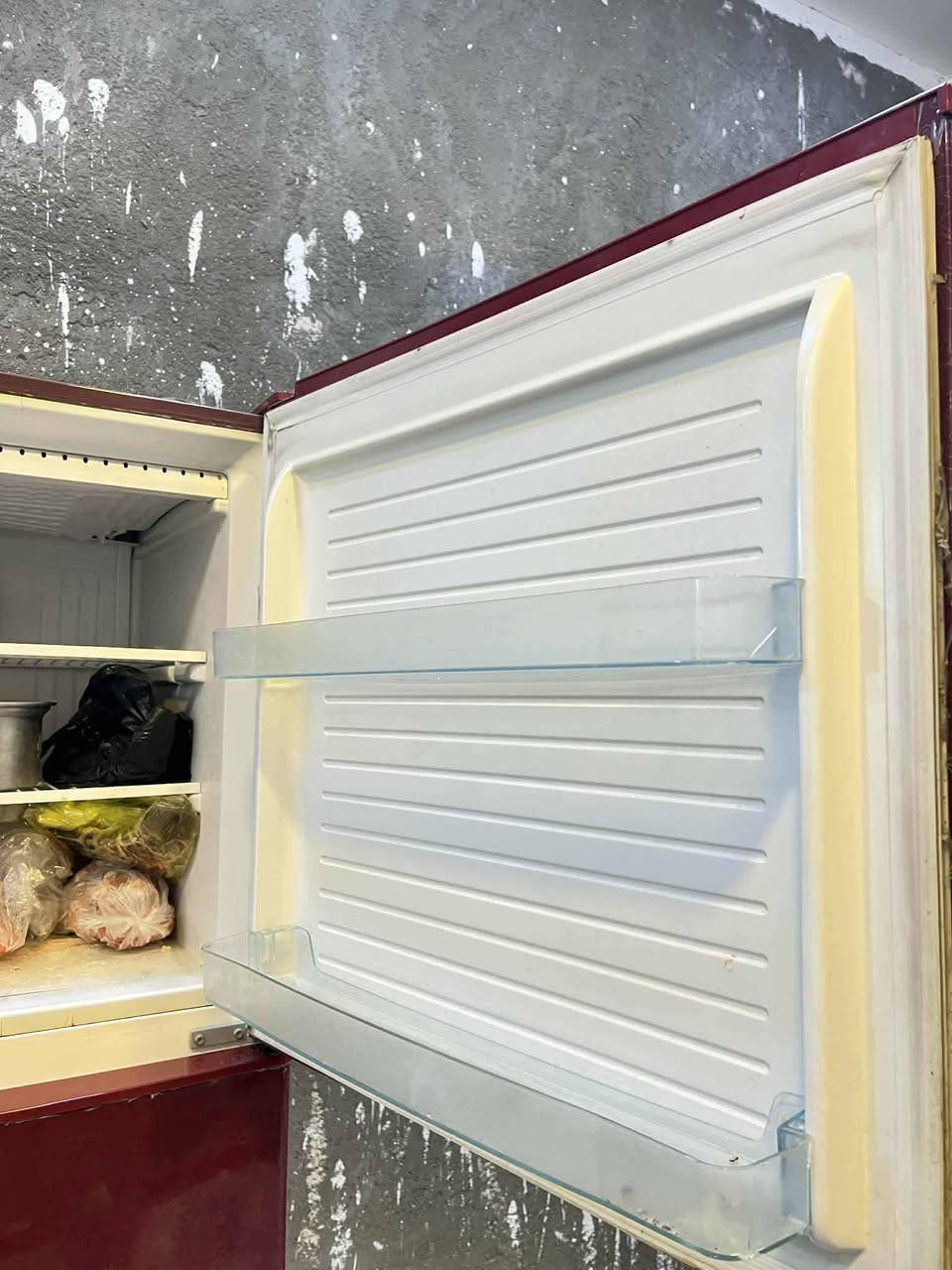 ثلاجه جديده تجميد فول حجم ٢٥ قدم مكان شعب ***********
