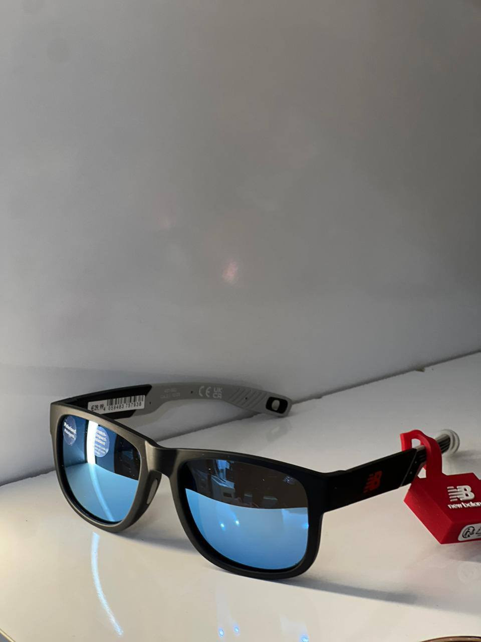 شلعه نظارات
اوربي ماركه 
اورجنال 100%
العدد :100قطعه 
تواصل : ***********
