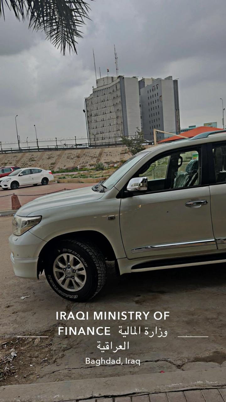 سلام عليكم لاندكروز موديل 2011ستينيه سياره نضيفه وخير من الله تخبل رقم بغداد الإنكليزي الجديد ماشيه 120 سياره بيه جاملغين مصبوغات خلفيه سياره كشن كهرباء 7راكب 3قطع تبريد محرك4000 كير مكينه كفاله سياره جاهزه مكاني شارع فلسطين             مراوس ***********
