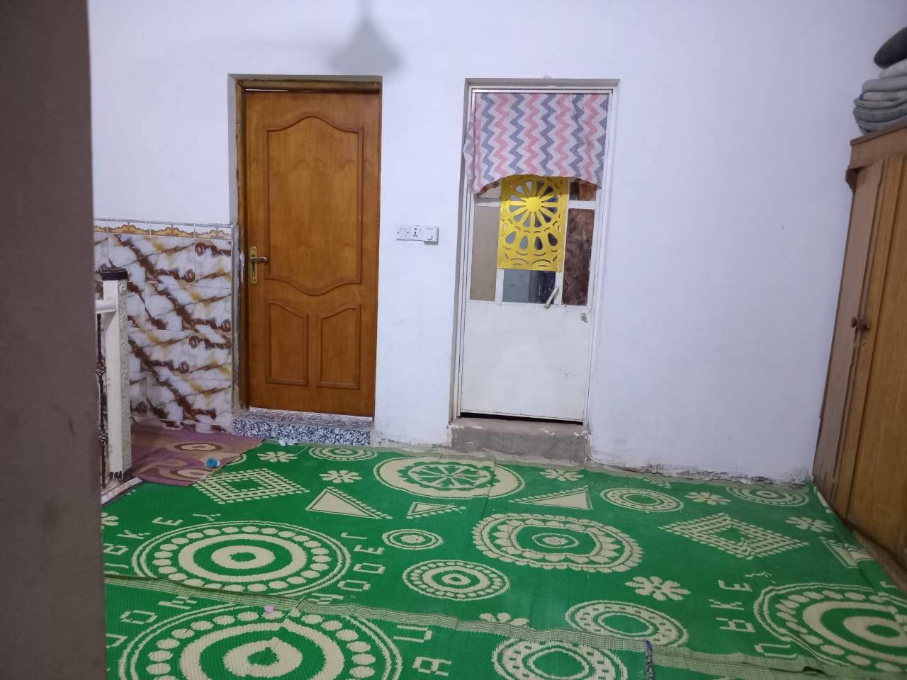 السلام عليكم
بيت في منطقه بدايه العوفيه قرب مدرسه الغدير الابتدائيه. مساحه ١٤٠م
على ساحه ومقابله حديقه تابعه اله. البيت بناء قاطين كامل القاط الأول استقبال وصاله ومطبخ وغرفه وصحيات خارجيه وداخليه. القاط الثاني غرفتين وصاله ومخزن فوك المطبخ يصير. بناء درجه اولى وبيت جاهز من كل النواحي. للاستفسار عن السعر الاتصال على الرقم وبيه وتساب هم
***********
