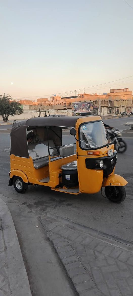 تكتك للبيع نضيفة معمرة عام مكينة كهربائيات كشر كبل لشارع موديل 2018 سنوية ورقم مكاني بلديات ***********
