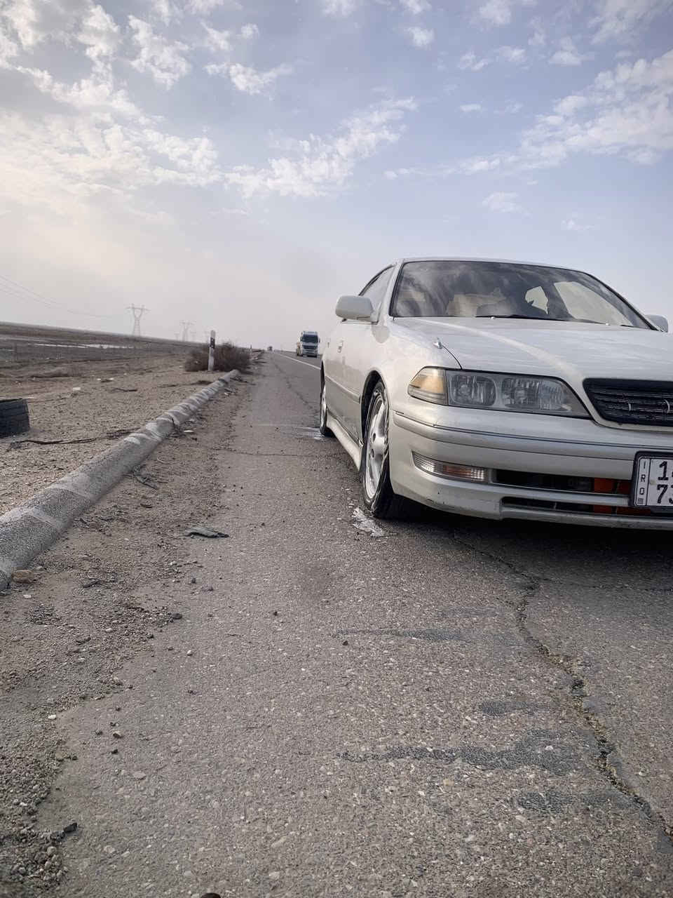 السلام عليكم ، سيارة مارك الفيني مكفولة من كص ونقل كامل الاصوليات، مع زنون ، حدادية جديده ، وتبريد ، سيارة نظيفه ، ادامة كامله گير و محرك بفتي ، رقم انگليزي السيارة باسمي ، السعر ٧٥ وبيها مجال . الموقع البصرة ، الرقم    ***********
