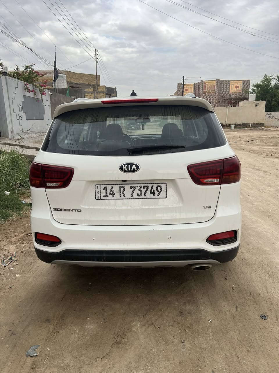 السلام عليكم
سورنتو ٢٠٢٠ خليجي 
ماشيه ٧٠ الف 
تبريد قطعتين 
كشن كهرباء
كفاله عامه فقط بارد بلباب الخلفي
للاستفسار***********
