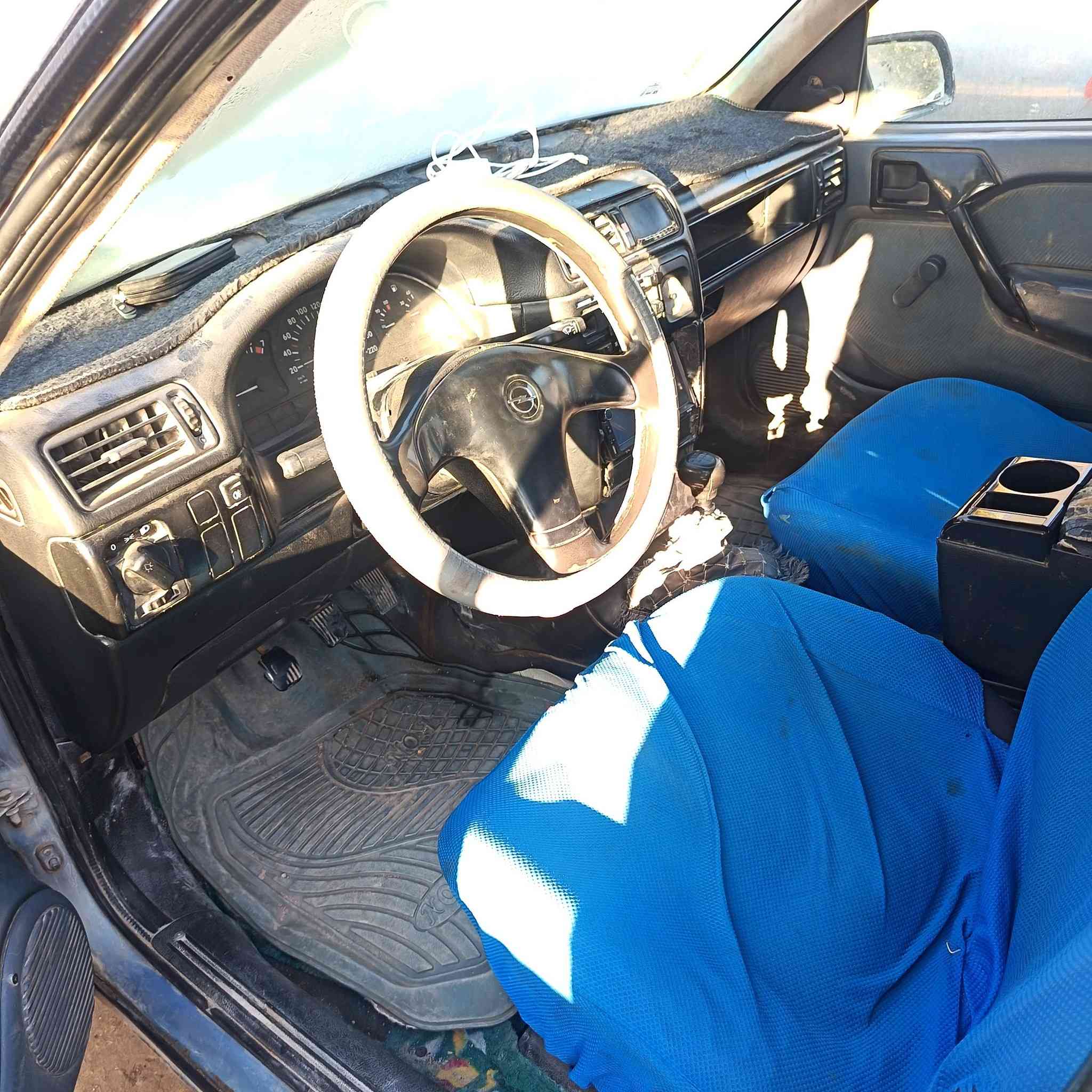 السلام عليكم للبيع اوبل فكتره موديل ١٩٩٣ رقم بغداد الجديد شرط التحويل السياره جاهزه كير محرك صدر تايرات كله جديد السياره محرك ١٦٠٠ كابريته مو دوش جاهزه للأخير مكان السياره تكريت السعر ٣٥ وبيه مجال للشراي للاستفسار الاتصال على الرقم ***********
