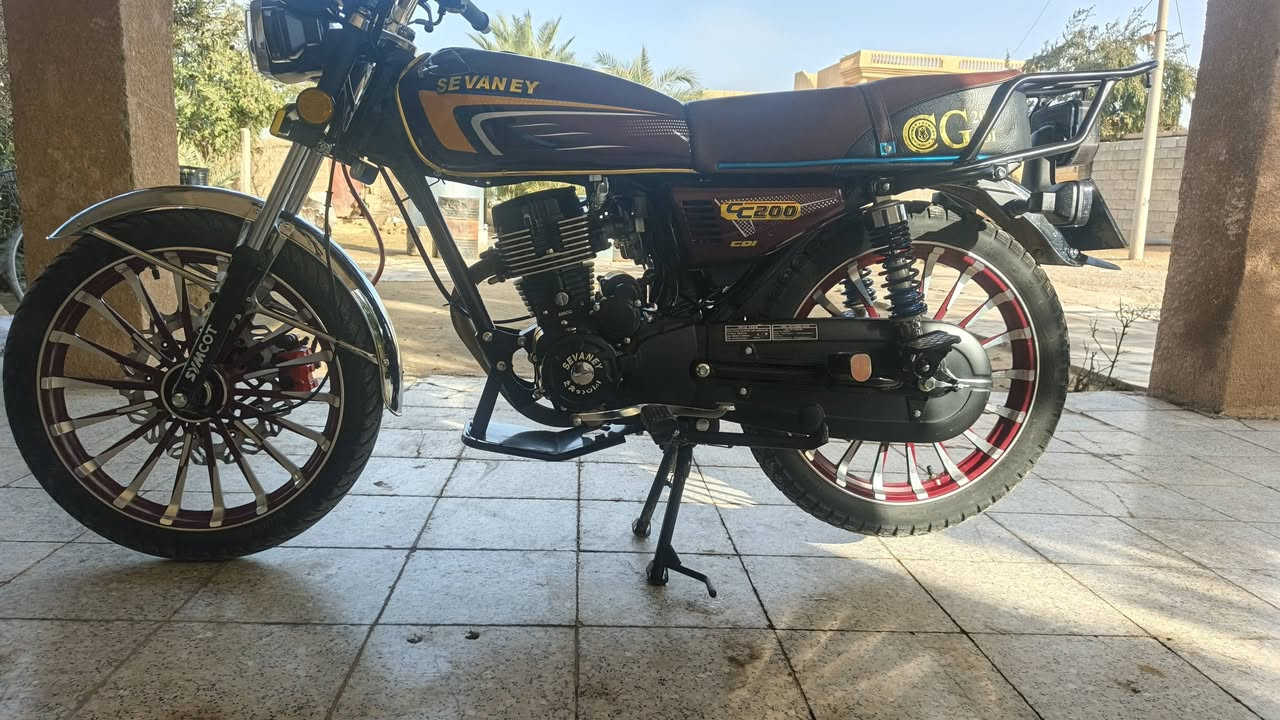 السلام عليكم 
ماطور سافين موديل ٢٥ محرك ٢٠٠ ماشي ٤٠٠ كيلو رزانه فول وزن ثقيل ماطور جديد كهربائيات شغاله كامل على وضع الشركه صارلو ١٠ أيام من مشدود سعر ٨٢٥ وبي مجال للطيبين موجود خاص وهذا رقمي *********** والي مو شراي لا تجي وتكسر بمال العالم وتنطي أسعار انته لو يمك ما تنطيها بهيج سعر وسلامتكم
