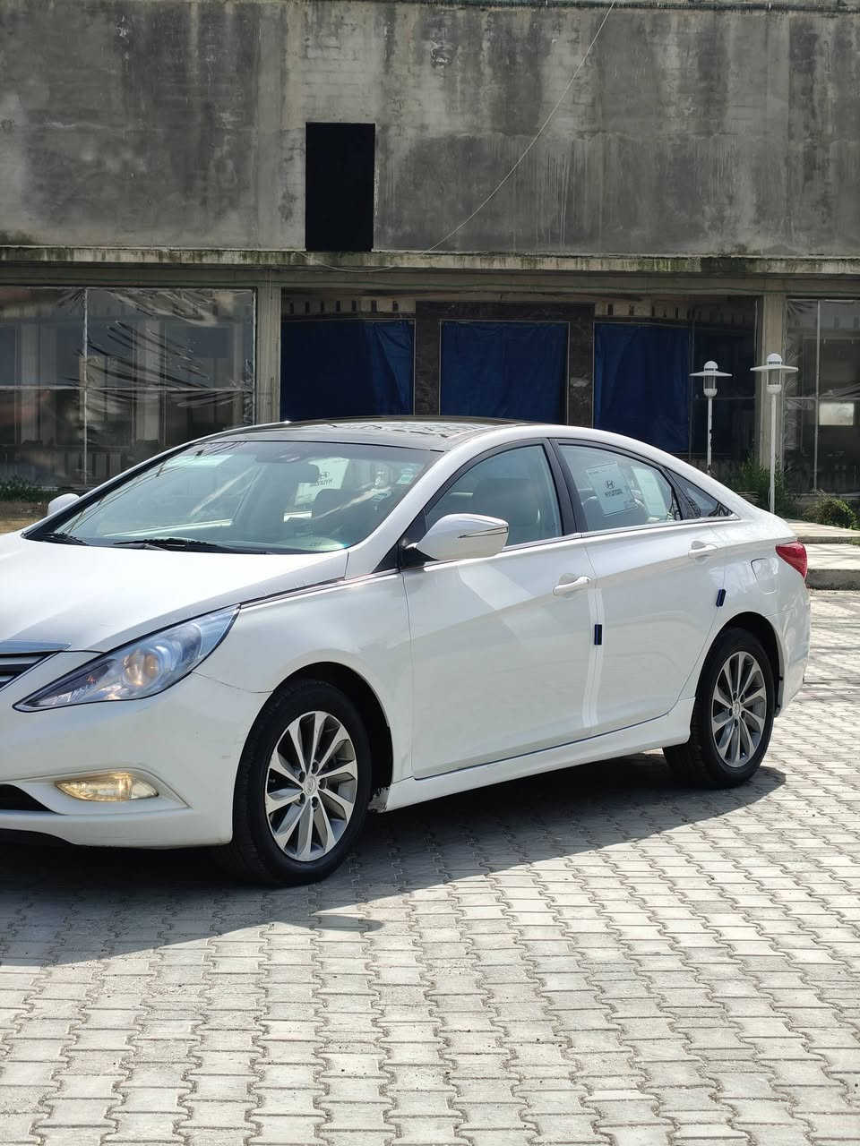 سلام عليكم ....تحياتي للجميع
 هيونداي سوناتا..خليجي 2013
                                             Hyundai..Sonata2013
 موديل...2013
لون ابيض
.محرك 2400( محرك كبير المرغوب)
سقف اسود بانوراما
تحكم ستيرن جهتين
كروس مثبت سرعة
كير أتو +سپورت عادي
ويل كروم حجم 17
اشاير مري جانبي
مري جانبي شفط

سياره خليجي بيه جاملغ سائق صبغ+قطعتين مبدل بلاد شركه ..كير محرك شرط الفحص ..تايرات صدر كل جديد
  
رقم  سليمانية سنويه لغايه 2028 شرط وكاله تحويل غرامات
سعر 122 ورقه بيه مجال
مكان سياره/ديالى..خانقين /استفسار اكثر اتصال ع رقم
***********
