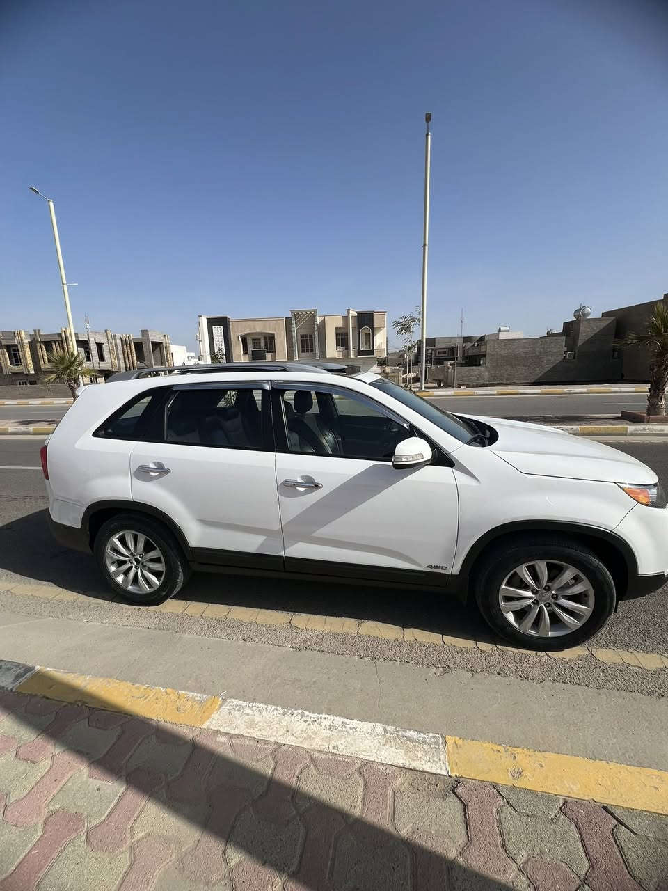 السلام عليكم
سورنتو للبيع خليجيه موديل 10 

فول مواصفات 

بيهاجاملغ خلفي صبغ بالصندوك هم صبغ قليل بارد بيها 

محرك 6 مامفتوح ولا كير 

بونراما 

بك لايت لد

ويل كب 

كشنات جلد 

ترحيب

بصمات 

سبعه راكب 

شاشه عرض وكاميرا

مري كهرباء

رقم بغداد تحويل مباشر 

جاهزه من كلشي 

بعد احلى من الصور 

المكان الرمادي حي الجمهوري 

السعر 147 وبيها مجال للشراي بدون مراوس بدون اقساط 

للاتصال ***********
