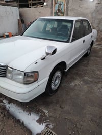 كراون هوزن • ١٩٩٨ • محرك ٢٥٠٠