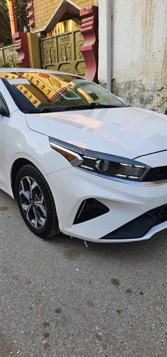 سلام عليكم
سياره فورتي 2023 
السياره حره ذي قار بدون رقم 
الحادث موجود بالفيديو سياره حلوه ونضيفه 
السعر 133$
الاستفسار 
***********
