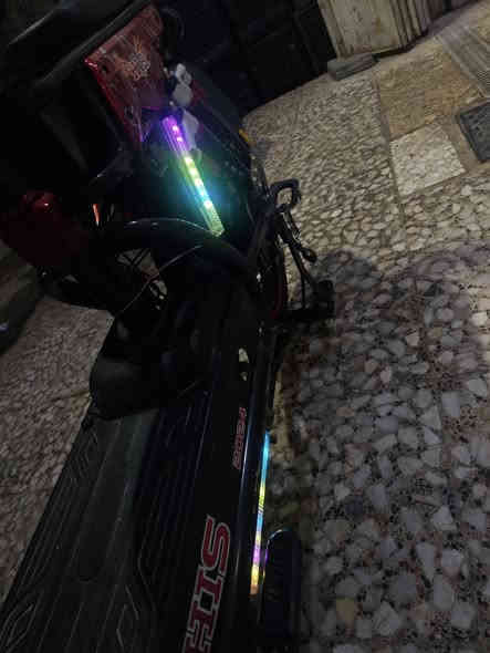 سلام عليكم 
الهم صلي على محمد وال محمد 
باسكل شحن للبيع
 سويجين 
باسكل نضيف 
5 بطاريات 
بلوتوث 
اشاير خلفي وامامي 
هورن
سرعه 99 بل شاشه 
لون ماروني 
سعره 250 
مكاني نجف حي السلام 
***********
