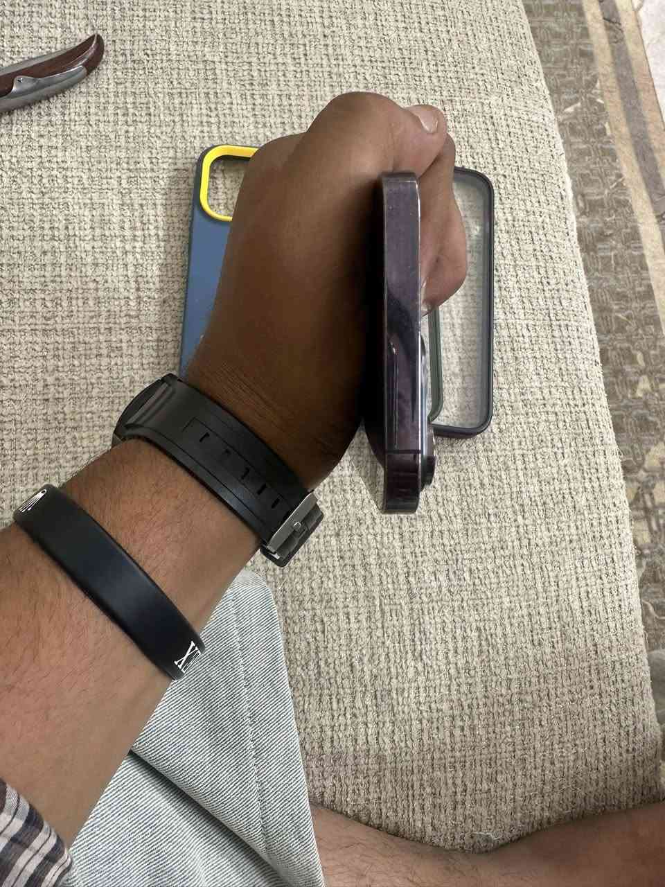 سلام عليكم 
١٤ برو ماكس 
ذاكره ١٢٨ 
بطاريه ٨٧
وتر
عربي شرق اوسط 
كامل ملحقات 
السعر ٧٧٥بسعر ١٣ بس بلعافيه علياخذه 
مكاني زعفرانيه شارع المعهد 
*********** .💕
