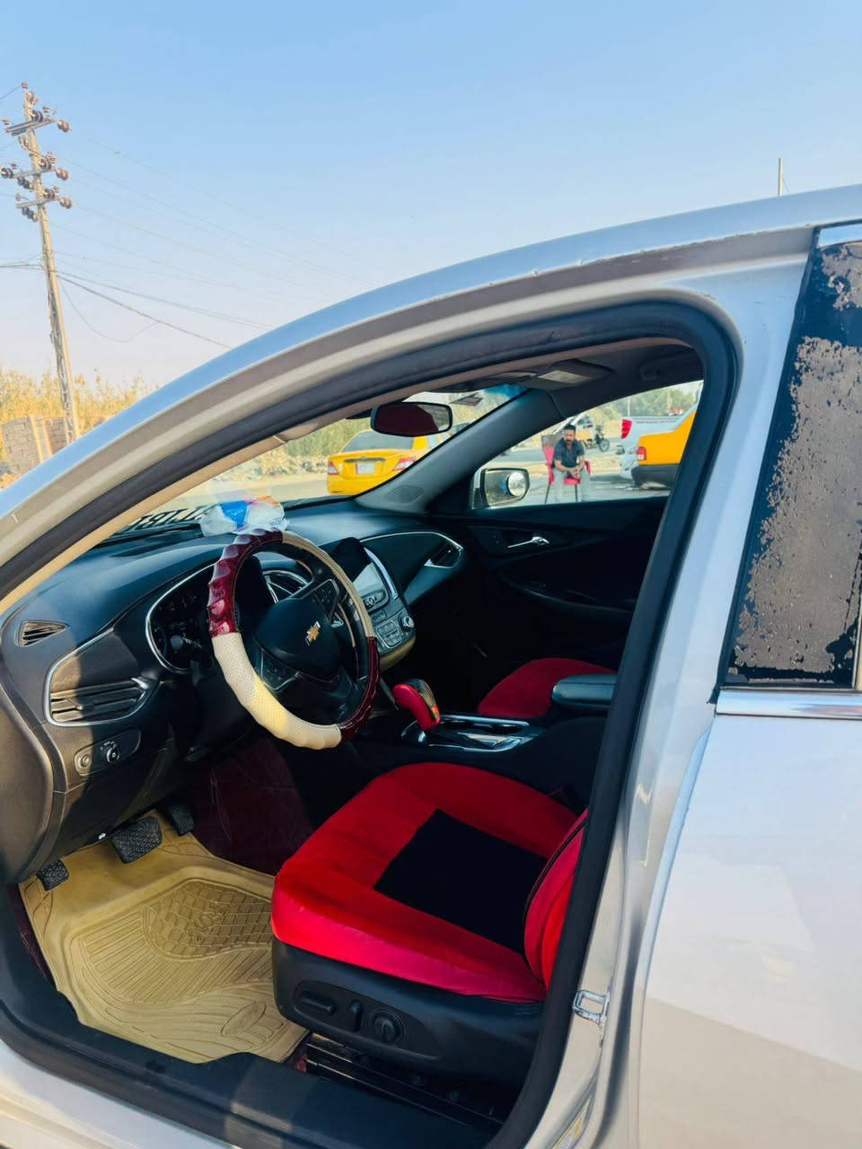 للبيع سياره ماليبو 
موديل 2020
فئه lt
رقم قادسيه السياره جاهزه من كلشي مكينه كير مكفول 
تبريد ثلج 
مواصفاتها 
زنون 
لد امامي خلفي 
كامره خلفيه 
تحكم ستيرن جهتين 
كروز سرعه  
كشن كهرباء 
جلد 
3بصمات 
تشغل عن بعد 
السياره كلش حلوه 
ماشيا 75 ميل
بصمه 
السياره كلش حلوه 
حادثها ناشره وياها  
السياره كامله وجاهزه 
السعرب115 ورقه وبيها مجال للشراي  
مكاني دوانيه الحمزه الشرقي  
للاتصال على الرقم ***********
