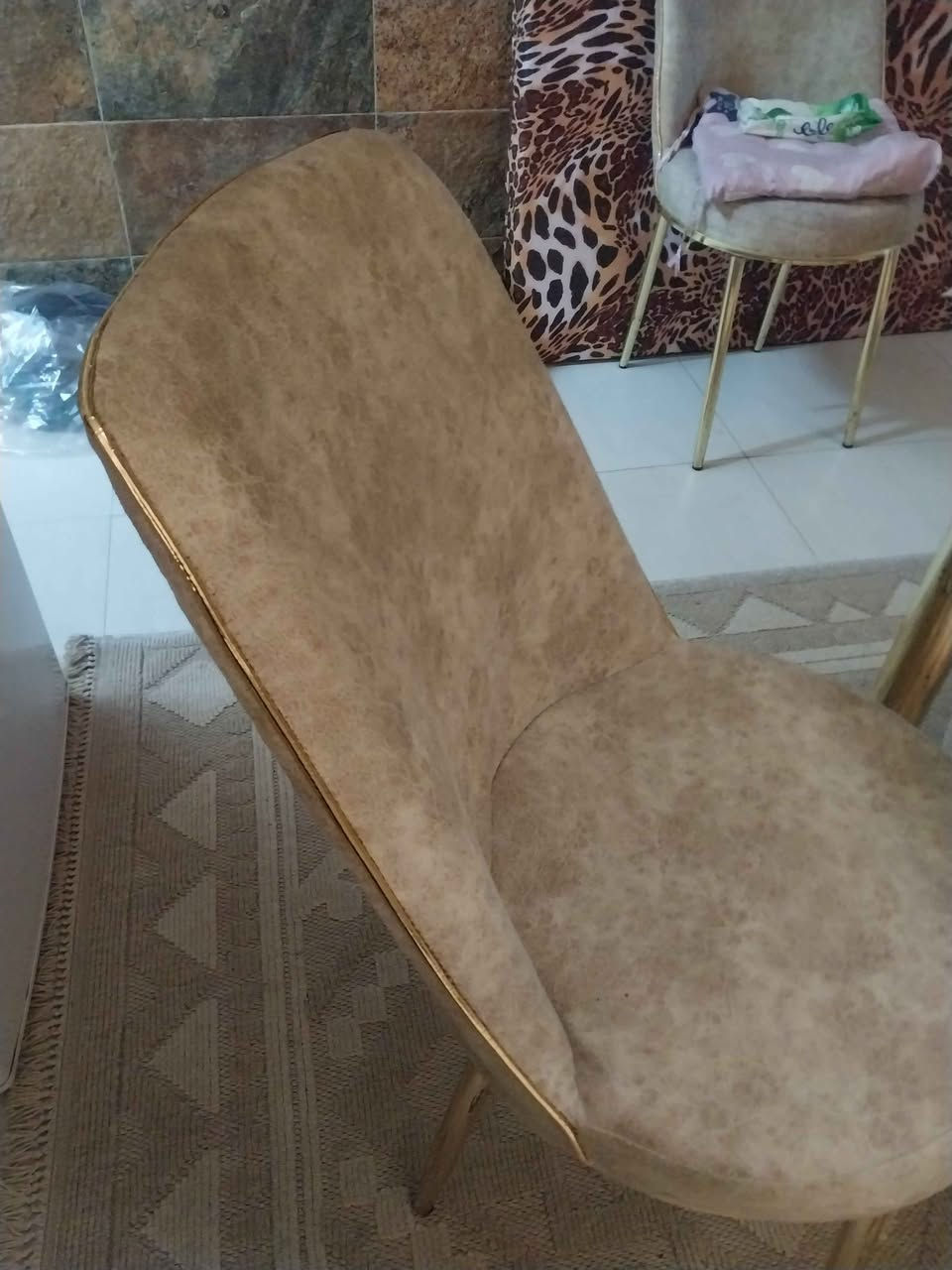 ميز يزغر ويتكبر مع ٣ كراسي للبيع ب ٢٠٠ وبيه مجال نظيف جدااا بغداد, العراق


**إذا كنت صاحب هذا الإعلان وتريد حذفه لأي سبب، رجاءا أرسل رسالة إلى الدعم الفني**