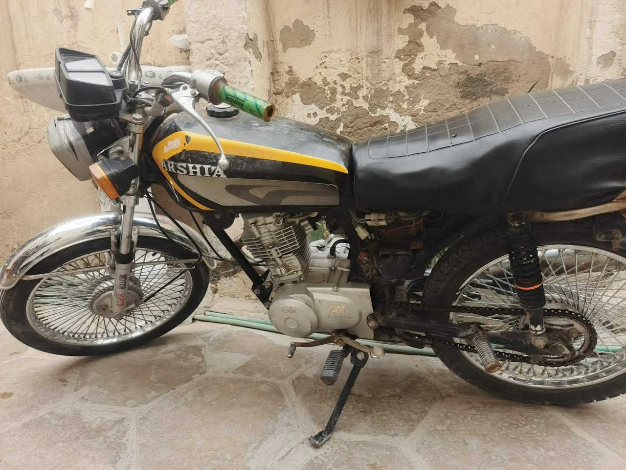 دراجه أربعه كير ما مفتوحه موديل 2020 وكيله هوشا السعر 500 وبيه مجال اليحب يراسلني خاص
او يتصل ***********
