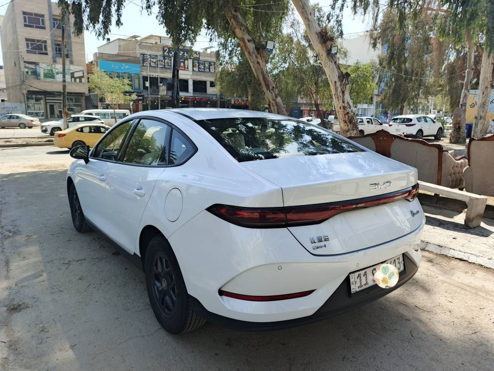 السلام عليكم بي واي دي جن بلاس
داخل ابيض 2025
مكفولة من الضربه والصبغ والبارد 
ماشيه 2.  الف
***********
 السعر 17600 عراقي
دولار 114$ بغداد, العراق
