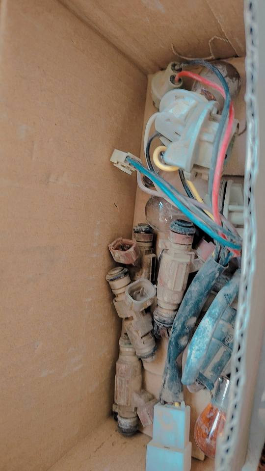 اغراض افيو بس النوزلات ممتأكد منهن مال افيو لو لا سعرهن كلهن ب ٦٠ الف
كونترول التبريد
مسجل بلادي
شفقة بنيد نيكل
تخم نوزلات.. مكاني بغداد الدوره
***********
