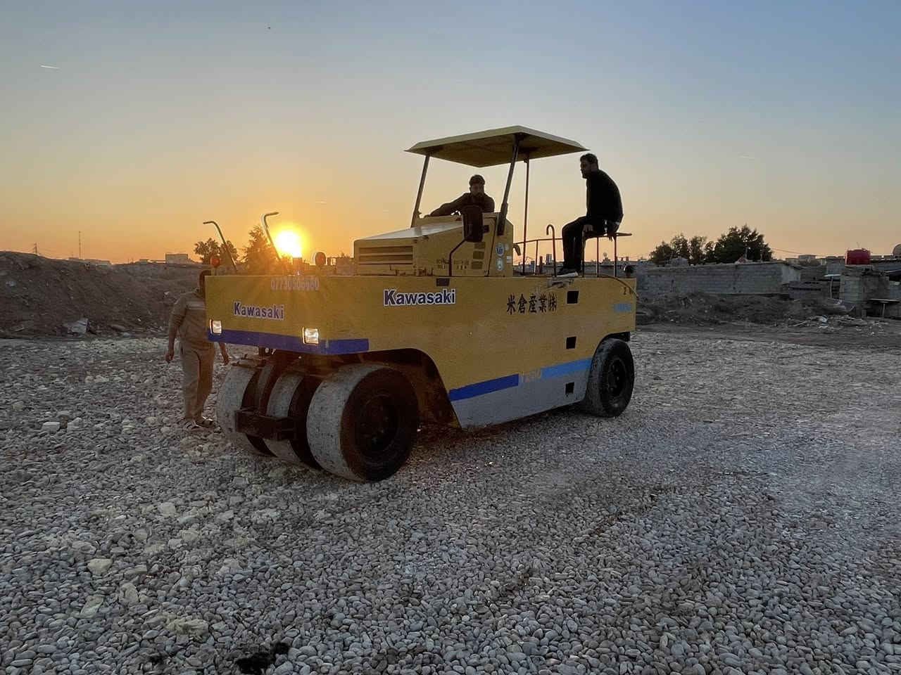 سلام عليكم حادله مطاطيه للبيع أرقام نكليزي لل 27 تخم تاير مرشات شغاله مجموعه مكفوله مكانها العماره ‭٠٧٧٣ ٠٥٠ ٦٦٦٠‬
