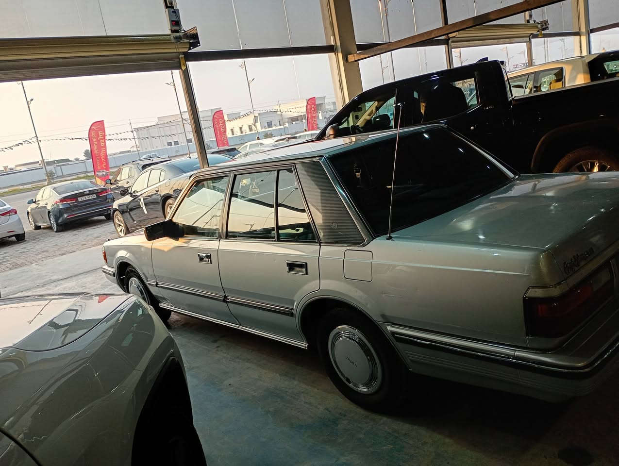 السلام عليكم للبيع سوبر 85 ماشيه 270 السيارة كلها ع بلاد بيها جاملغ بي كلير الباقي كفاله عامه تبريد كله شغال مابيها نقص برغي السعر 85 عنوان واسط الصويرة فلكه الزعيم ***********
