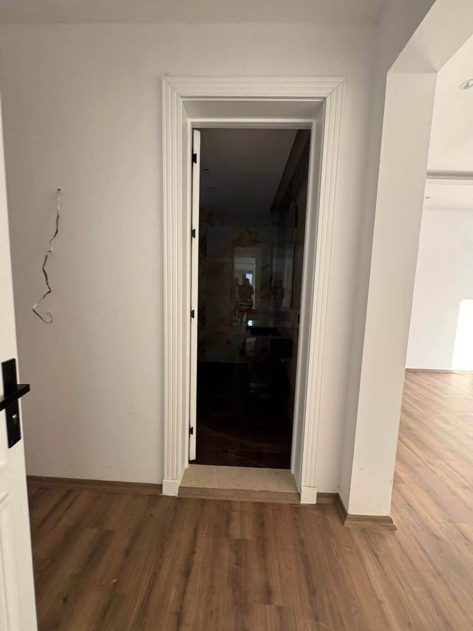 اعلان كود 120 
فيلا للبيع في كنجان ستي

مساحة 1400 م 
يتكون من 7 غرف نوم   كل غرف بي سويت 

مصبح + جلسة عربية + جيم + باربويكي 

فيلا صفر  نظام شوفاس +دكتات +حريق 

للستفسار اكثر اتصلو على ارقام الثالية 
*********** أربيل, العراق
