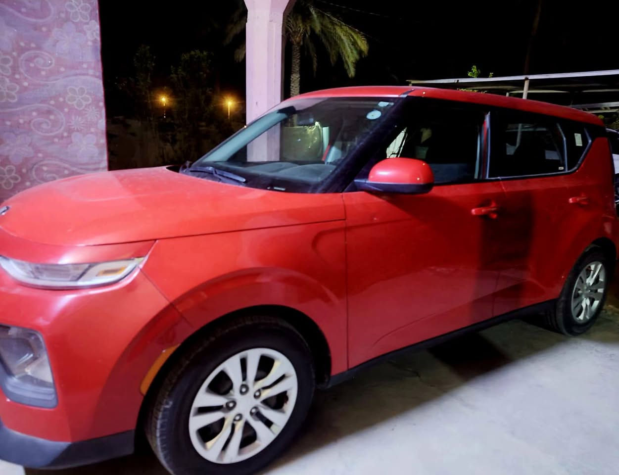 السلام عليكم اخوان عندي كيا صول ٢٠٢٠ رقم اربيل دولي بدون صبغ بدون تبديل وبدون دواخل بيه خشم بنيد بارد وخشم جاملغ بارد فقط ولباقي مكفول 
السعر ١٣٨ وبيه مجال قليل 
مكاني بابل قرب سيطره الاثار ***********
