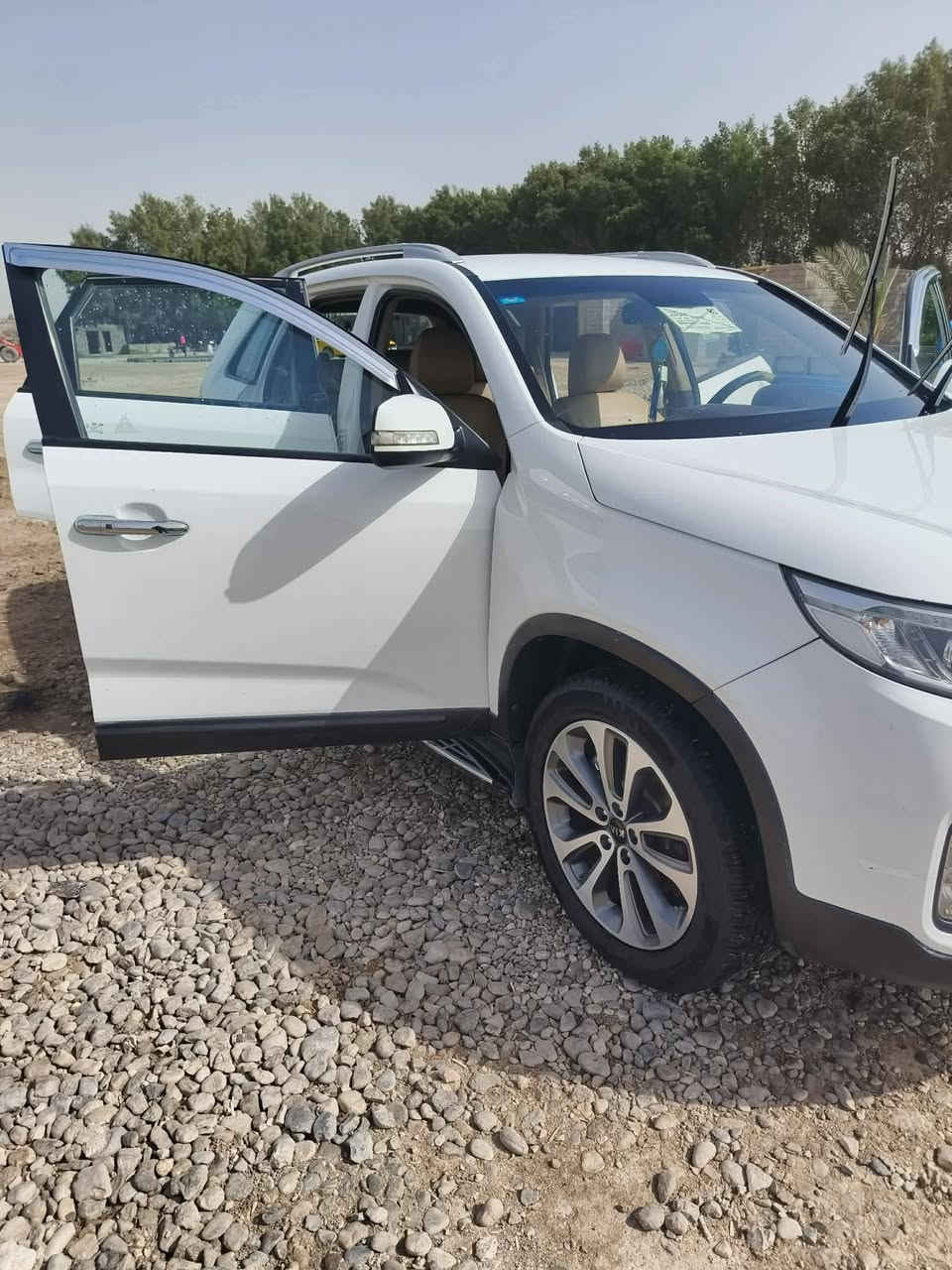 سلام عليكم 
كيه سورتوو ٢٠١٥ خليجيه فول عده الفتحه السياره مكفوله كفاله عامه تخم تاير جديد حداديه جديده مكينه وكير مكفولات كلشي شغال بسياره رقم واسط سنويه ٢٠٢٧ تحويل مباشر مكان الساره واسط كوت مركز المدينه سعر ١٧٠ وبيه مجال ***********
