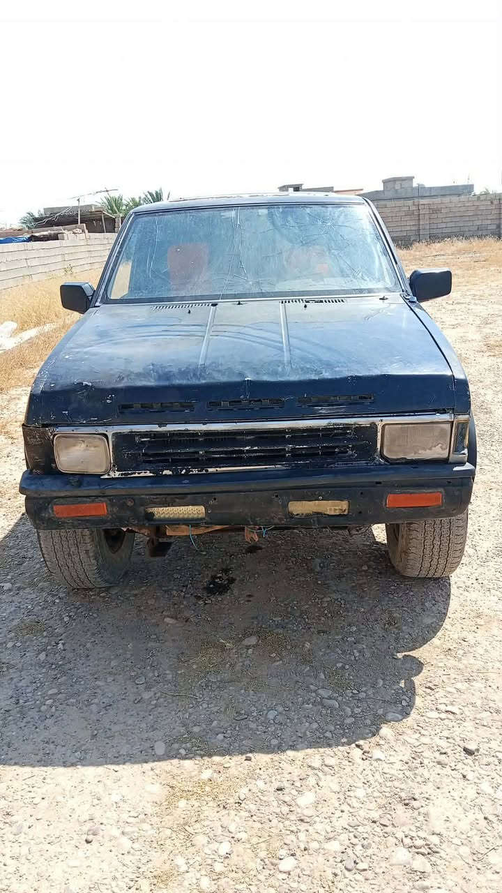 نيسان حبل محركها الصلي يدخن كير شرط صدر زين تايرات زينات السياره حاطيلها كابريته مال شنكه ب700 بيها مجال السياره شغاله . ‏‪***********‬‏
