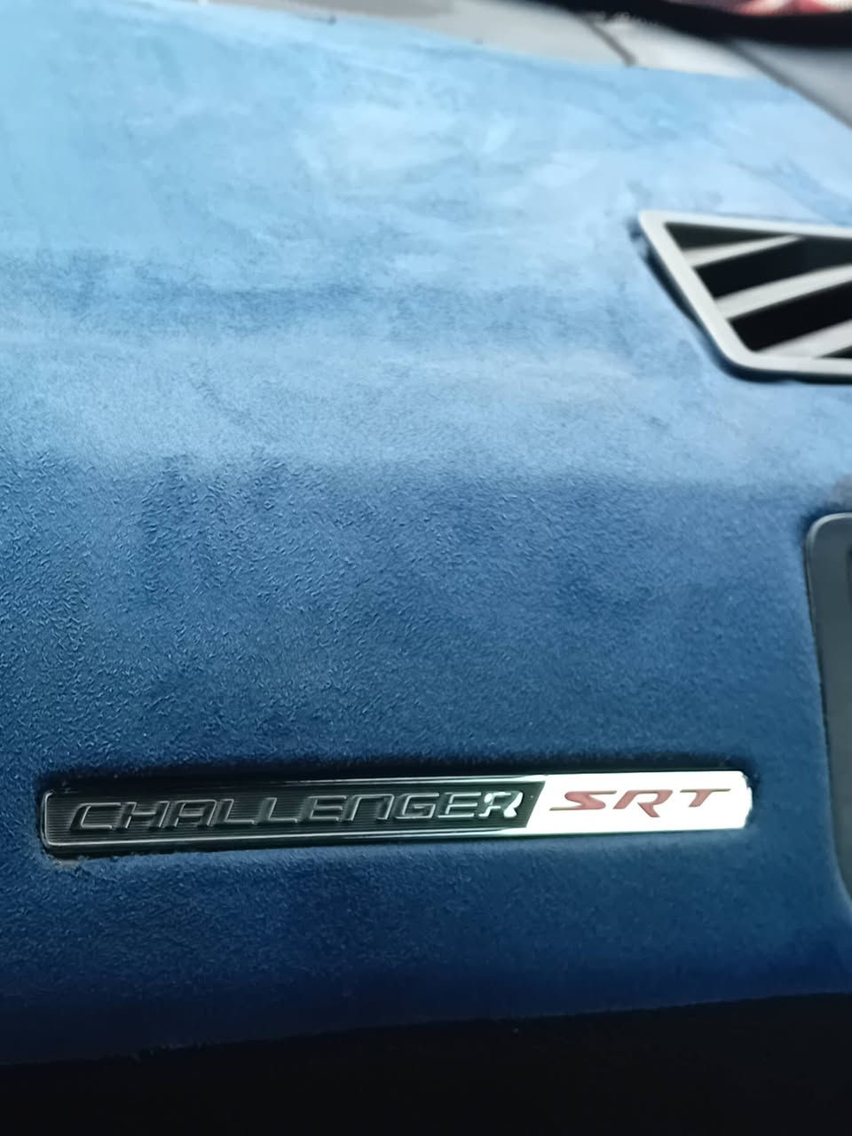 السلام عليكم جالنجر ارتي ٥٧٠٠ كير عادي السيارة هواي مصروف عليها تحديث كامل ٢٠ خلفي أمامي تخم تاير ويل نجمه خسفه قويه صدر جديد كهربائيات كلها شغاله مابيها شي مايشتغل كشنات اس ار تي كيجات اس ار تي دشبول اس ار تي عربانه واكسل قفل بلاد اس ار تي عينه وصينيه جدد حادثها بنيد وجاملغ بدون دواخل بيها صبغ قطع ابيع حزام السيارة على نفس الصور مابيها شي متغير وكل التفاصيل الي ذاكرها تجي تلكاهن نفسهن بيها فقط قليج كير موزين يتبدل لو ايسوو مافارغ اسوي كزوز مرتب برمجه طلقات خفيفه شرط لل٤ بطناش ادامه كامله للسيارة مسوين عوزها شغلات كلش بسيطه سعرها قفل من الاخير ١٠٠ مكاني كوت ***********
