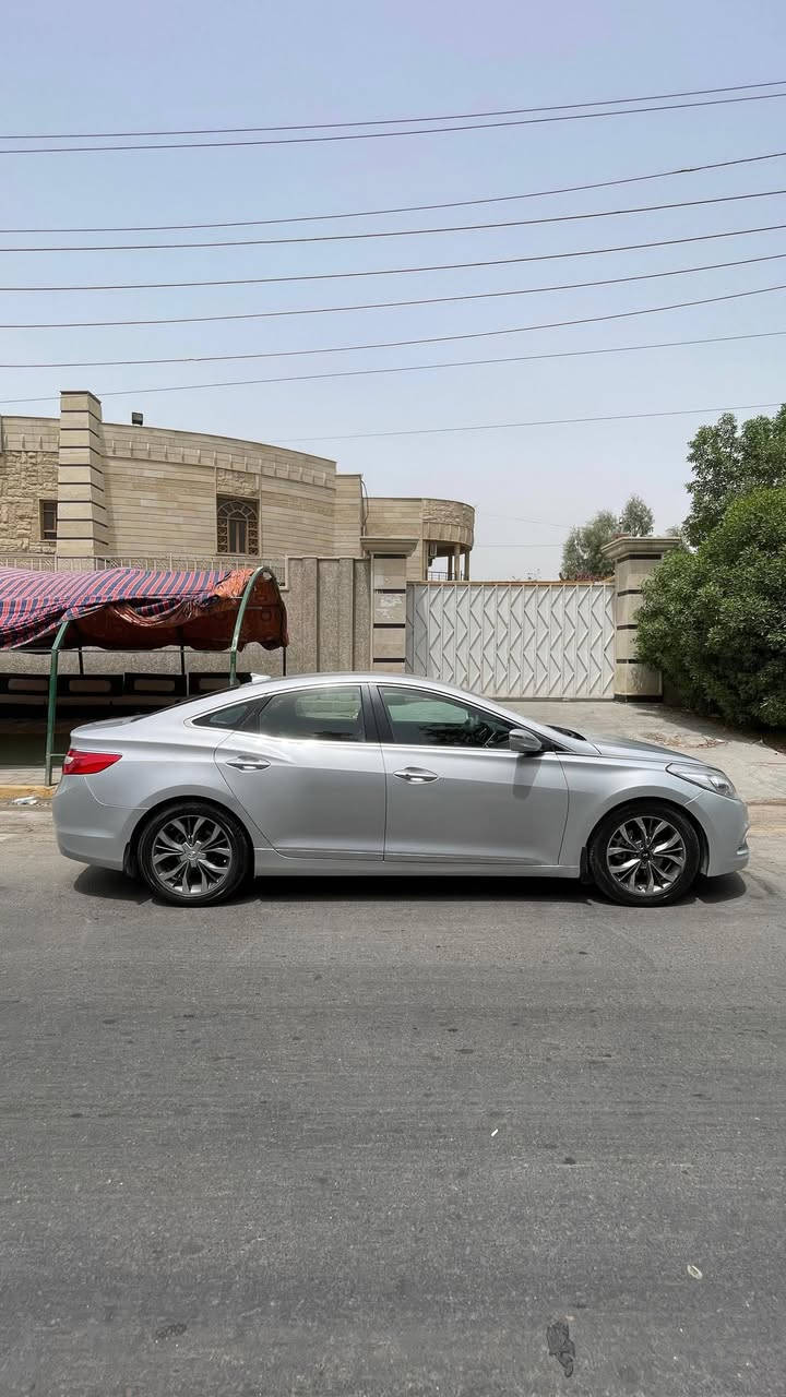 هيونداي أزيرا موديل 2014 لون سلفر رقم بغداد مشروع وطني والسنوية نافذة 2028 وارد امريكي 6 سلندر 3300  ما بيها اي نقص ماتخسر عليها درهم  عليها ادامة كاملة :
تبريد جديد ( كومبريسر + راديتر )
قطعتين تبريد + مروحة اضافية 
راديتر جديدة مع ولف حماوة جديد وماء راديتر اصلي 
محرك ما مفتوح لا تنقيص ولا تبخير ولا تحوير 
كير جديد  
بلكات + نوزلات + تنظيف حجر البيئة
ويل قياس 18 
ماشية96 الف
الايرباكات سليمة 
تبديل الجاملغ الايسر وصبغ البنيد وجزء من الجاملغ الايمن وجزء من باب العبري نتيجة دحجة ستوتة(واضحة بالصورة)مع رشات كلير لتوحيد الاجزاء المصبوغة ..لا شواصي ولا لغود 
بصمات ابواب امامية + بصمة تشغيل + بصمة صندوق
تدفئة كشنات امامية 
كشنات كهربائية  
تحكمات ستيرن
كروز سرعة 
صدر امامي وخلفي جديد 
تخم تايرات جديد
بطارية جديدة 
كشنات جلد  
صور الحادث موجودة 
السعر 118 ورقة قابل للتفاوض   
المكان ( الكريعات أو الغزالية )
*********** ( واتس)
***********
