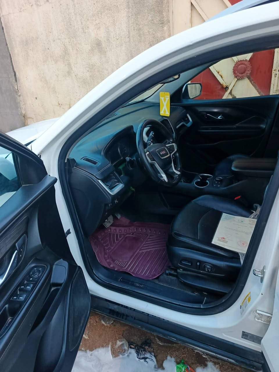 السلام عليكم جمسي تيران 2020 GMC
وارد امريكي 
 مواصفات SLT

{1} محرك 4 سلندر 1500تيربو 

{2} كشنات مخمل  اسود  (اصل)

{3} كاميرا دواره ستيرن

{4} شاشه كبيره (ايباد) للتحكم في ايعازات السياره

{5} تبريد قطعتين امامي خلفي

{6} لايت زنون + كشاف+ حاجب زنون

{7} عداد المسافات 

{8} منافذ USB امامي خلفي

{9} سستم صوت متكامل

{10} تحكم سترين جهتين

{11} نضام ABS مانع انزلاق

{12} كشنات كهرباء

  {13} بصمة 4 باب

{14} فور ويل 

{15} كشنات تدفئة تبريد

 {16}  الكير جيد 

{17}  المحرك اقتصادي جيد 

{27} السيارة ذات قدرة حصانيه قويه 
ملاحظة /فقط جاملغ مصبوغ بامريكا
 يوجد بارد بسيط بالسيارة في الجاملق الخلفي والجنطة. 

السيارة باسمي وتحويل ثاني يوم 

السعر 159

الاتصال على هذا الرقم 
 ***********

‏‪
