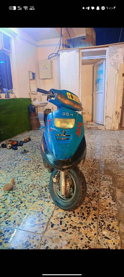 السلام عليكم دراجه كامله جديده سرعته 120محرك جديد دراجه كامله كله شغال مكينه جديده دراجه حلوه تايرات جدد كله جديد مكاني بغداد الحسينيه مستعجل عله بيعته السعر 200 و بيه مجال حك الجيه مكاني بغداد الشعب حي الجزاء رقم التليفون، ***********

