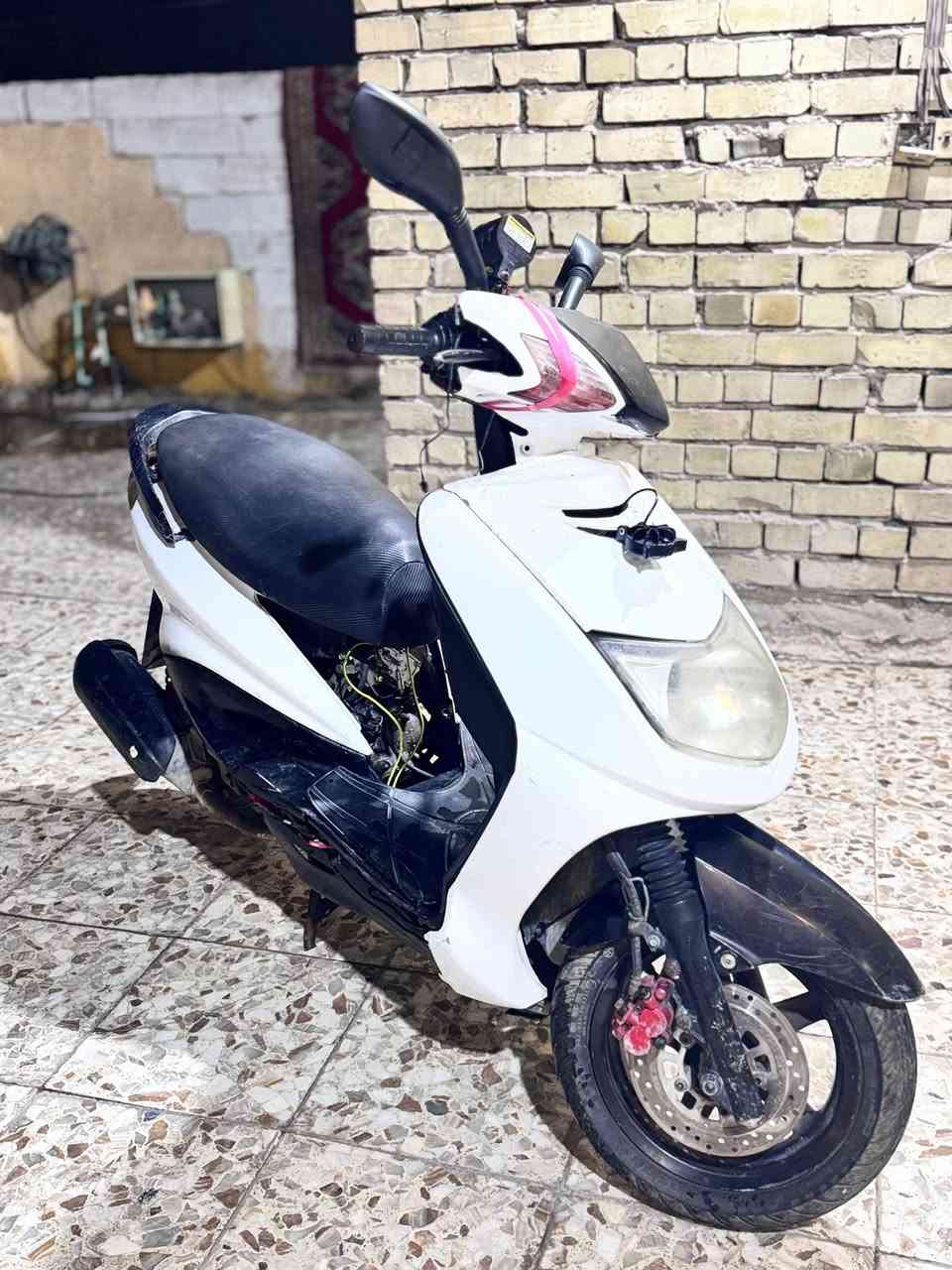 سلام عليكم سكنس نثية مكينة حلوة وناعمة كهربأيات شغالة كفرات جدد نقصهاا باتري والهندر خارط للمراوس أو بماكس  وللبيع السعر 300 بيها مجال المكان فلكة سلمان باك


**إذا كنت صاحب هذا الإعلان وتريد حذفه لأي سبب، رجاءا أرسل رسالة إلى الدعم الفني**