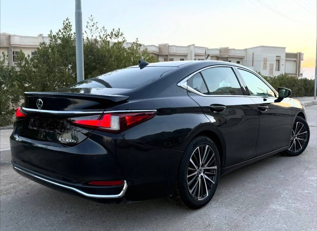 لكزز es موديل 2023 ضرر باب خلفي وجامرلغ تبديل معرفة السعر اتصل ***********
