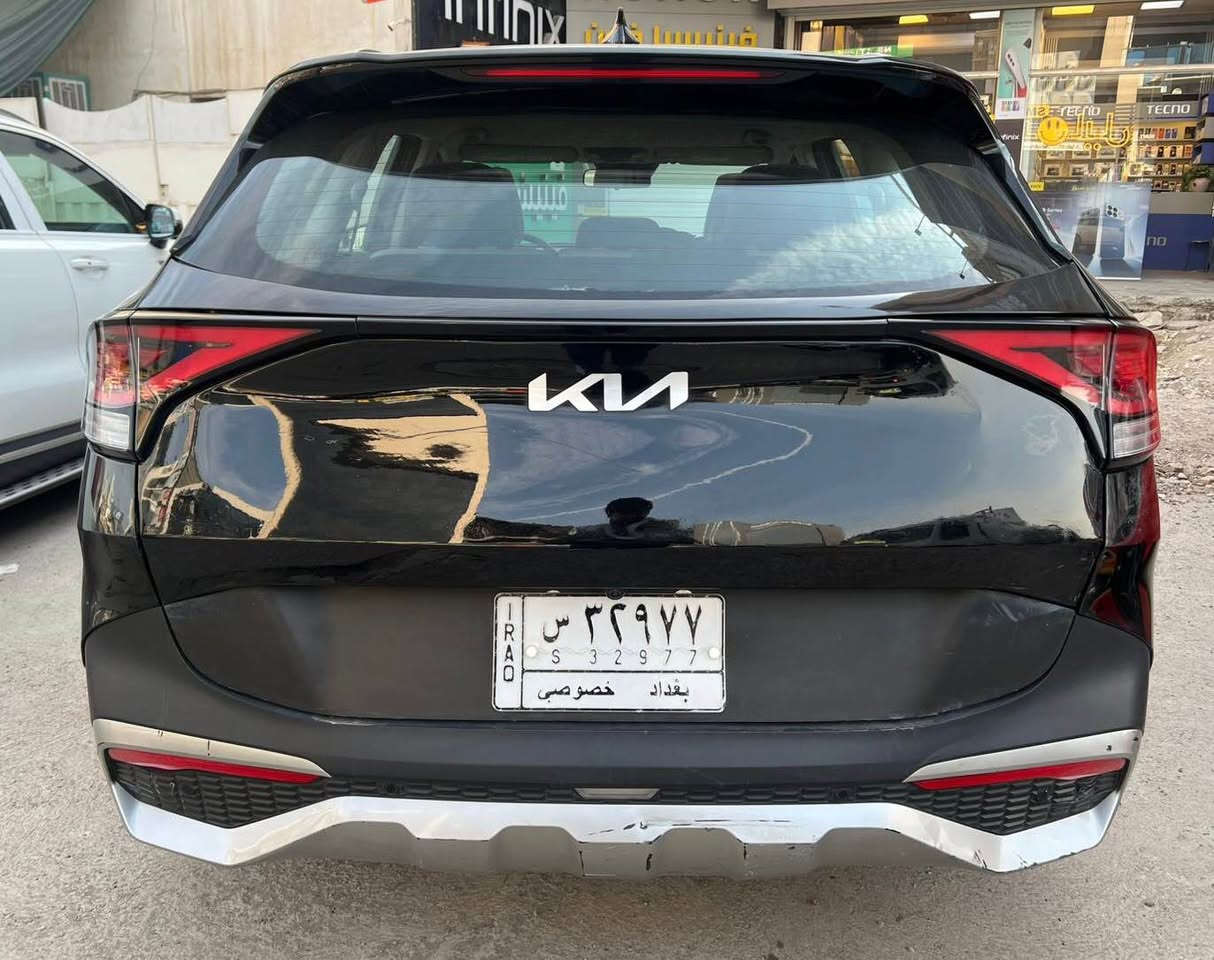 السلام عليكم 
مكلف بالنشر 
كيا سبورتاج موديل 2023 وارد امريكي لون اسود 
مواصفات EX محرك 2500 بصمة جلد شاشة متصلة رقم بغداد صور حادث مرفقة مع الصور 
مكان سيارة بغداد زيونة السعر ( 167 ) ‭
‏‭0771 437 7672 بغداد, العراق
