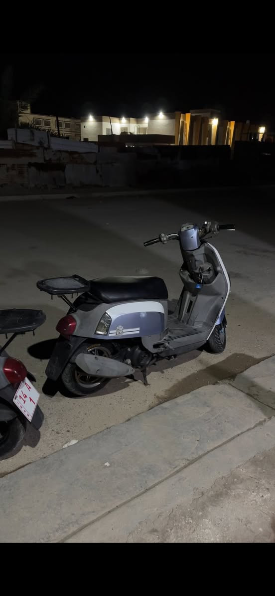 بوليسي ( بلادي 49) ويل رياضي بلادي) يدات البريك رياضي بلادي ( ختم واحد ) ( كفاله عامة / كفاله عامة ) (رمبة)
مكاني القرنة ( ال مو شراي لا يتعبني لان دراجه جديدة كلش 

***********
