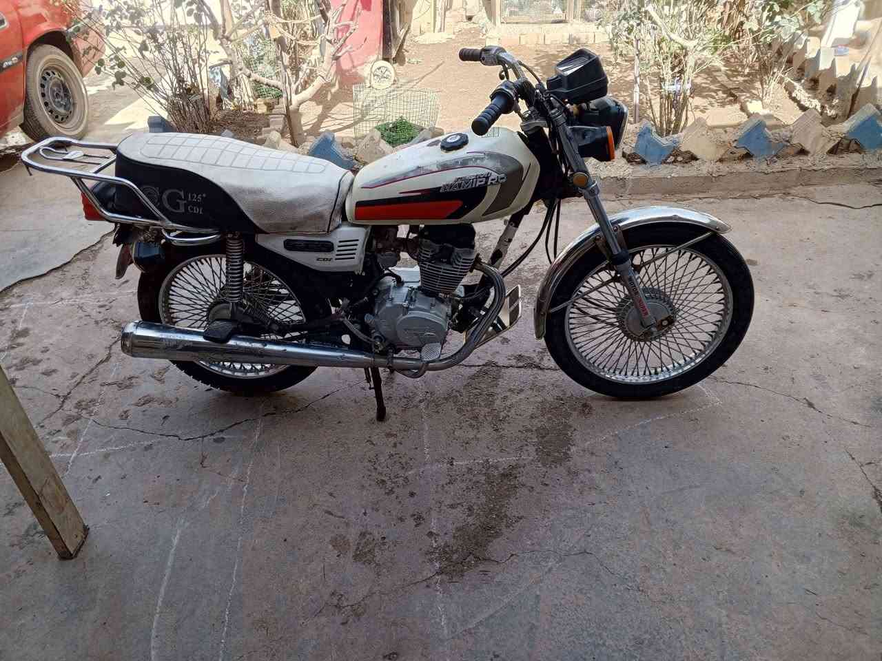 السعر 300 ***********
