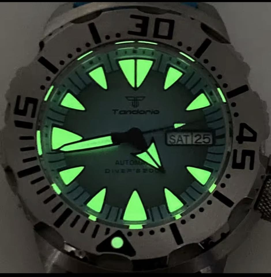 السلام عليكم.. ساعة مونستر غواصين ماركة تاندوريو الغنية عن التعريف
مكينة ياباني أصلي اوتوماتيك 24 جوهرة

لومينوس c3

جام زفير شرط الفحص بجهاز الالماس

ضد الماء غواصين

سير ربر لون تيفاني بلون المينا 

مع علبتها الاصلية

مزاد من 90 الف وانت صاعد

متوفر خدمة توصيل 🚚


**إذا كنت صاحب هذا الإعلان وتريد حذفه لأي سبب، رجاءا أرسل رسالة إلى الدعم الفني**