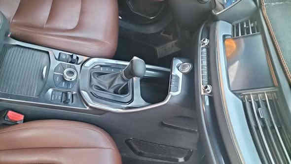 هافال H6  للبيع موديل 19 رقم بغداد 
فول مواصفات معروفة للجناية 
سيارة قوية واعتمادية السعر 137 وبيه مجال بسيط مكانهابغداد الغزالية للتواصل *********** ابو علي اي معلومات
 موجود  وات ساب بغداد
