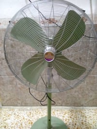 مروحه للبيع استعمال شهر صناعه هنديه السعر ٧٠ 07735362197