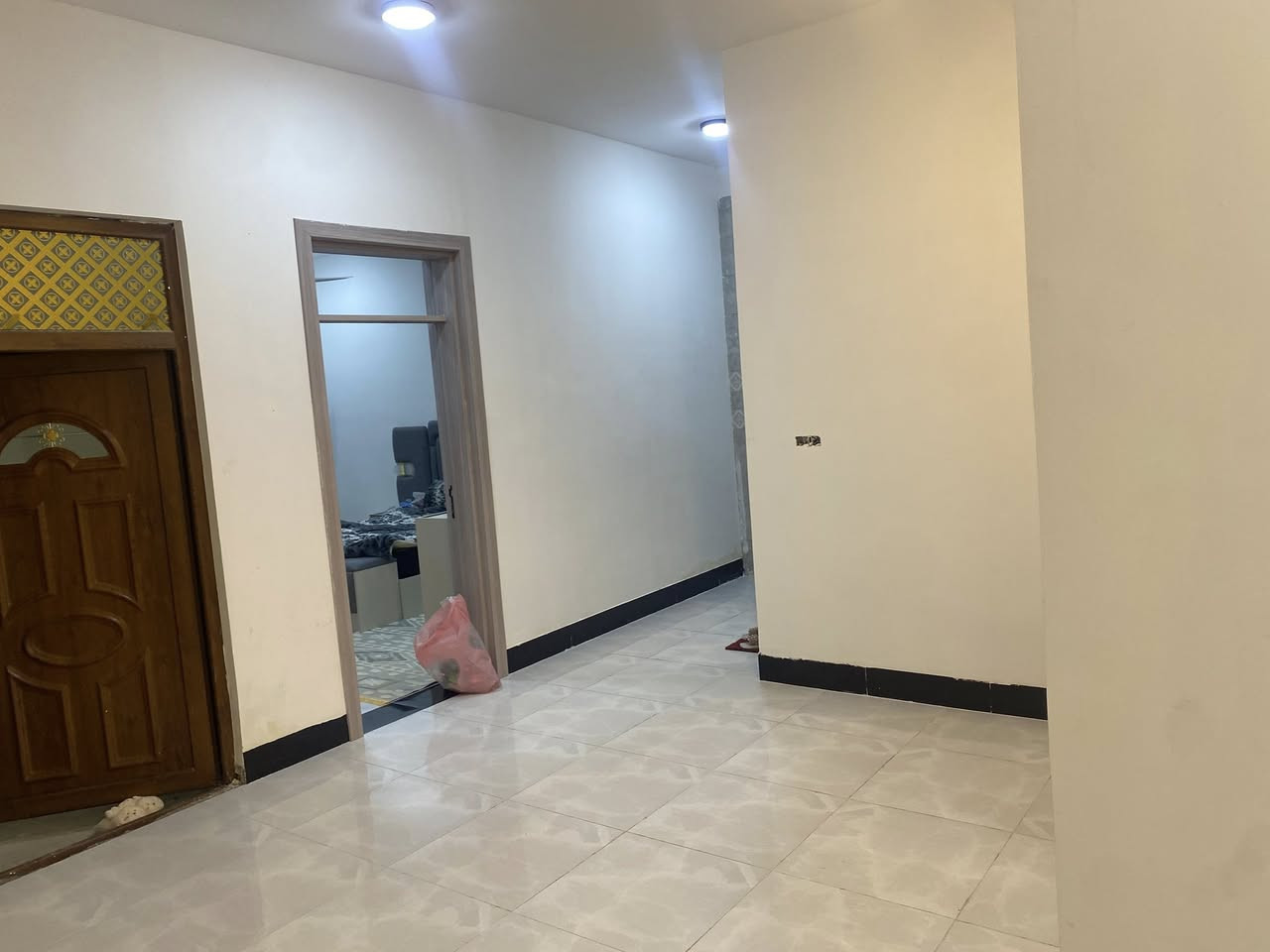 #بيت_للبيع
مساحه الارض 711م 
مساحه البناء 200م 
بناء_طابوق_حديث
#جنس_الارض_زراعي_يبعد_عن_نهر_الفرات_50متر_وعن_السده100متر
يتكون من (استقبال،صاله،مطبخ،غرفتين،بيتونه ع طول الصاله،مجموعه صحيات داخليه وخارجيه)  
خدمات كامله
#العنوان_حصيبه_الشرقيه_البدمنه
مجاور بيت #الاستاذ_عماد_حميد_عبدالله_مدير_بلديات_الانبار
التفاصيل 
للاستفسار ***********
