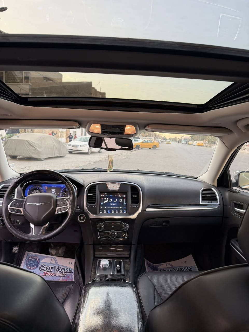 السلام عليكم الحلوه للبيع موديل 2020
فول للأخير القفله مال الاوباما 
حادثها كلش سطحي وبسيط تبديل الباب خلف السكن فقط
بيها قطعتين كلير من امريكا السياره دخول جديد ماشيه 47
مكانها بغداد سعرها 208 وبيها مجال بسيط حك الجيه
***********
***********
