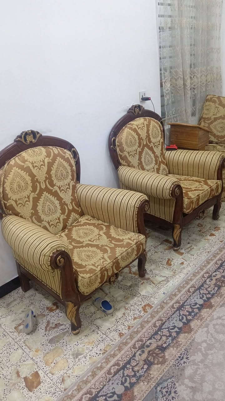 السلام عليكم
تخم للبيع نضيف ٦ مقاعد
وحده كبيره وعدد ٣ كراسي
المكان البلديات شارع المصرف سعر ١٥٠


**إذا كنت صاحب هذا الإعلان وتريد حذفه لأي سبب، رجاءا أرسل رسالة إلى الدعم الفني**