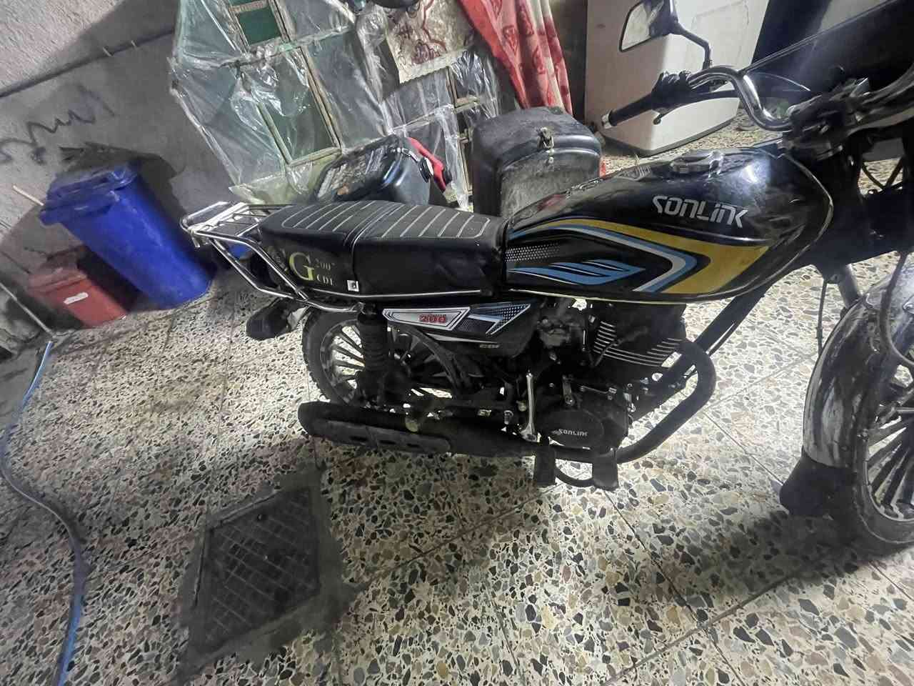 السلام عليكم دراجه للبيع
ايراني سونك برغي ما طاخين بيهة 

مديل 2025  

السعر750 

مكاني بغداد حي النصر

رقم الهاتف

***********
