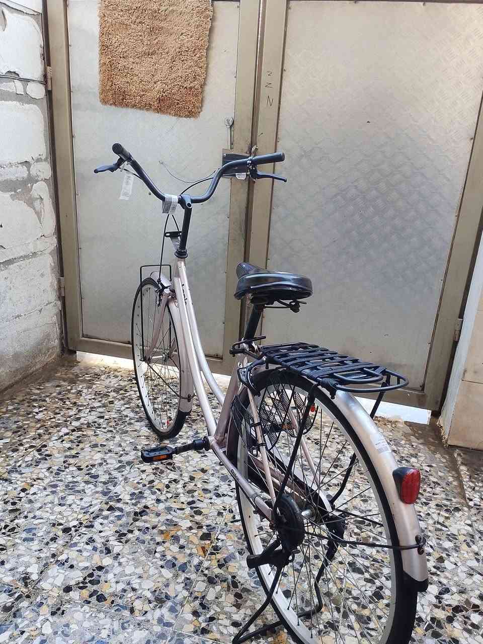 سلام عليكم البيع أو مراوس باسكل بناتي حجم 26 باسكل نضيف مكاني الشعب المواصله على الارقم ***********
