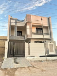 حي القدس شارع ٢٠ • ٢٠٠م • ٦ غرف