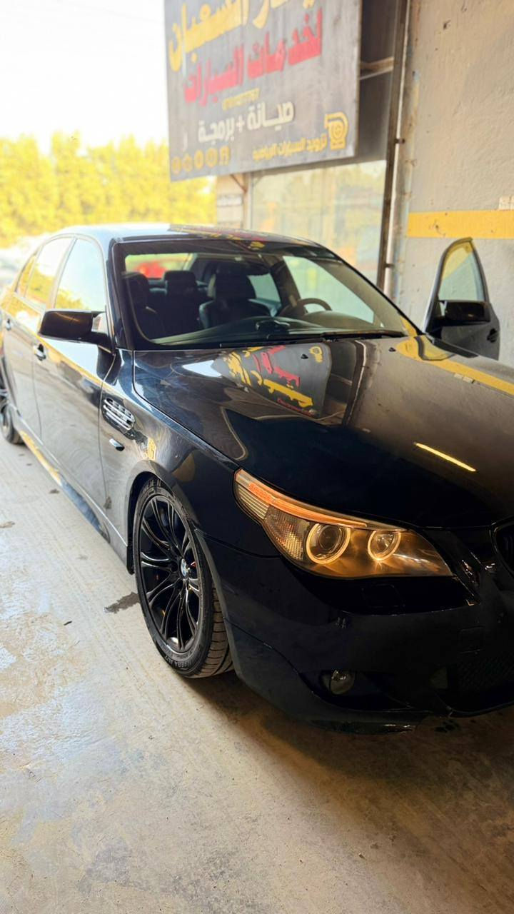 بي ام دبليو 2007 550i 
اصل مـن النوادر  فول مواصفات 

محرك بحالة ممتازة 5000 تنفس طبيعي 
كير كهربائي أوتوماتيك بحالة ممتازة 
 M السياره عليها كت كامل 
دعاميات و دوس وجاملغات وويل ١٨ ودرگة كلها ام 
كشنات حضن كهرباء خزن ميموري وهيترات تدفئة 
225الف mil 
سنويه تسقط شهر الرابع شرط تحويل 
وارد امريكي حادثها شبرين داير جاملغ خلفي فقط بدون دواخل (صبغ حزام اثر جراد ) 
رقم صاحب سيارة ***********
