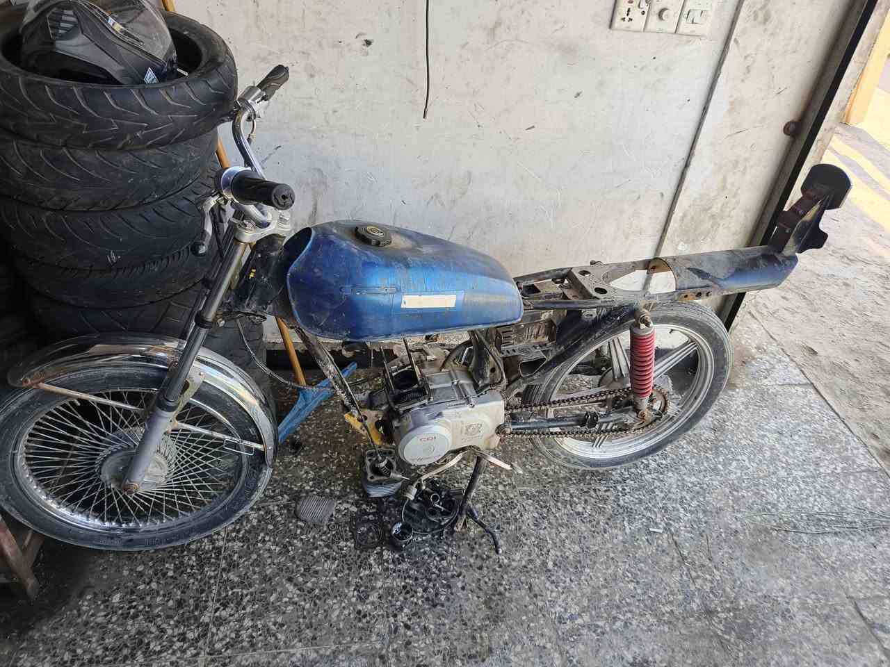 اسلام عليكم اخوان ابيع غراض تفصيخ شاصي وياله مكينه نقصه بس ولف و بستم كلشي ابيع تفصيخ وذا ضلع ب150 قفل 
مكاني بغداد زعفرانيه
رقمي ***********
