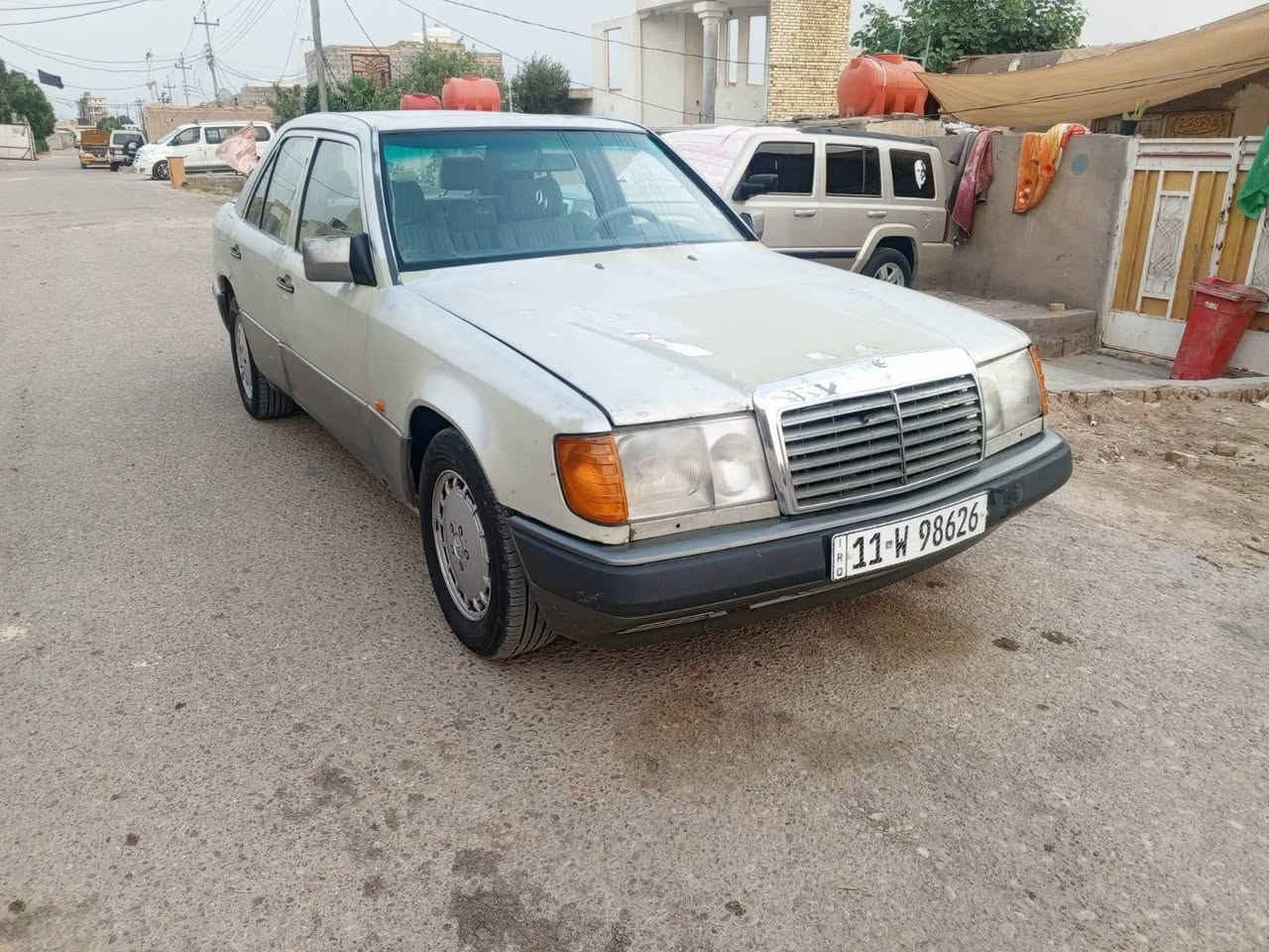 السلام عليكم مارسيدس دب مديل 1988للبيع  كير ومكينه ياباني ٢٥٠٠ خير من الله غرفه نضيفه كهربائيات كلهه شغاله عده السلايت والمسجل تجي تفحص وتكلب سياره حلوه ٣٤ وبهه مجال المكان بغداد مدينه الصدرللبيع او مراوس ب مارسيدس  اتصل ماكو خاص ***********
