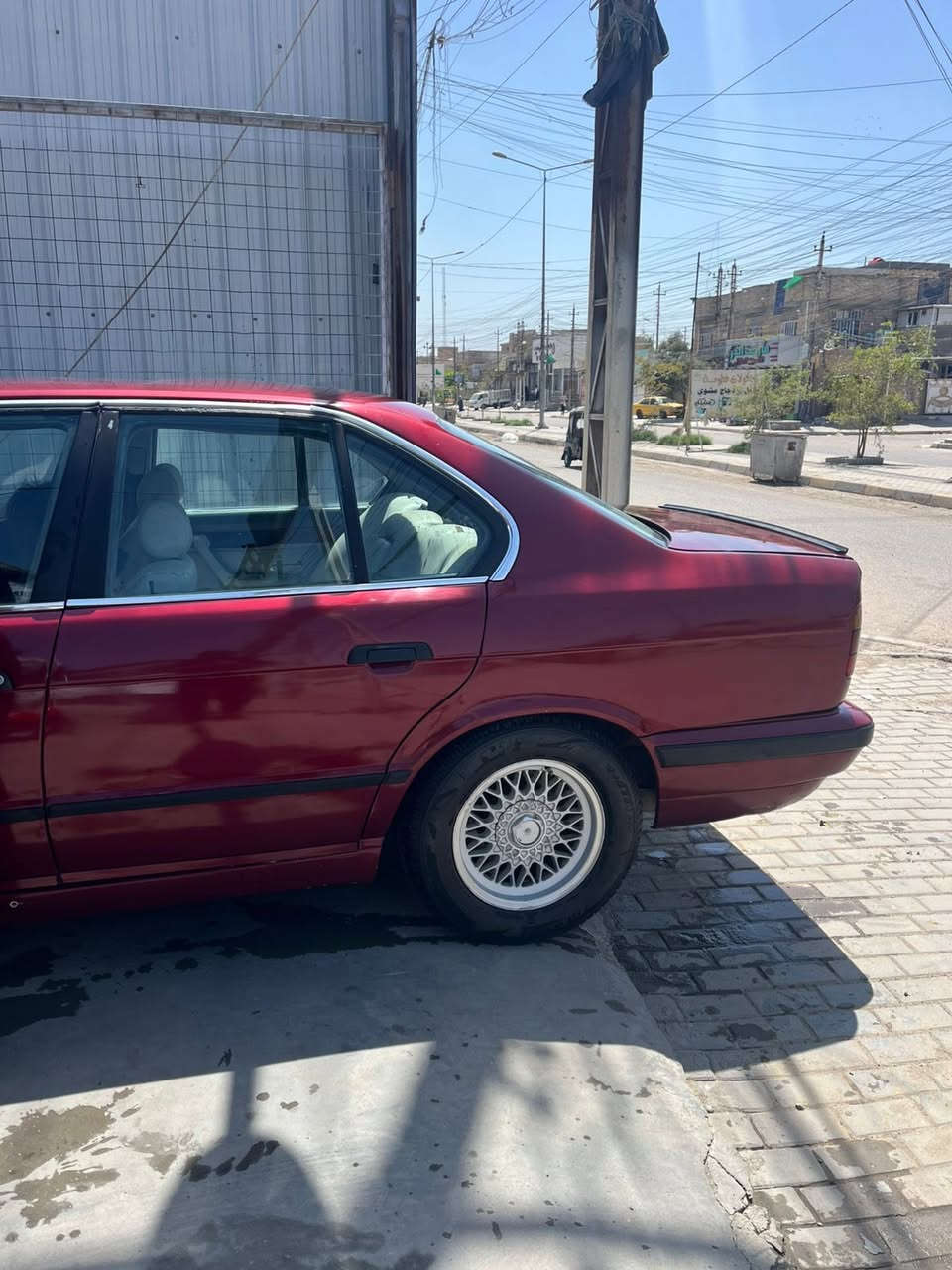 السلام عليكم BMWدبليو 525موديل1992اوتماتيك للبيع اومراوس حسب القناعة مكينة وكير مكفولات مكان بغداد الحسينية الراشدية السعرب55وبيهه مجال للاستفسار ***********
