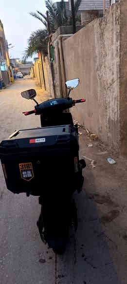 للدراجات:مواصفات عاليه
ملف2000
٦ باتري كبار ٣٦ امبير
سرعتها 80 حقيقي 
تقطع مسافه 40 كيلو الشحنه الوحده
تشغيل بصمه و بلوتوث و اناره لد و بريكات هايدروليك
و صندوك و خوذه هديه
سعرها 750 وبيه مجال للشراي
